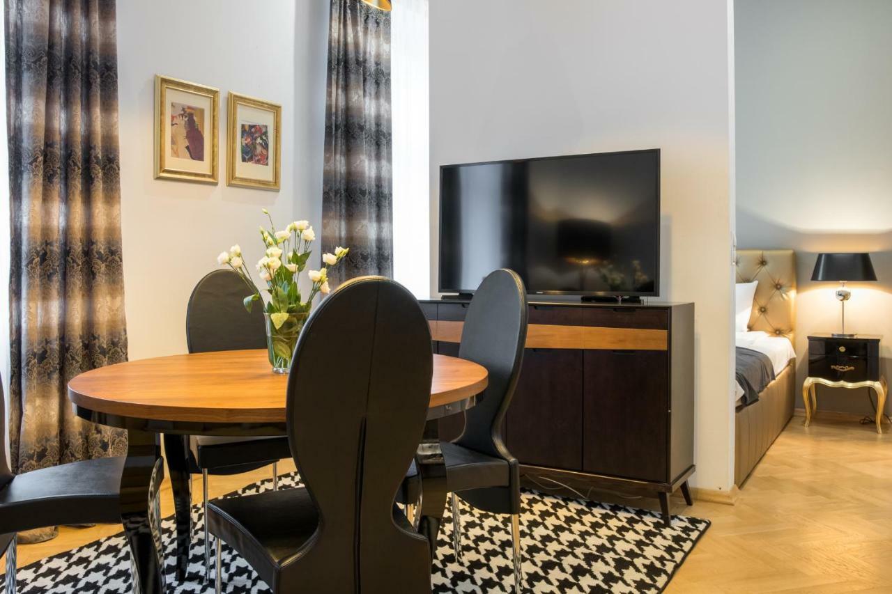 Apartments Zwierzyniecka A4You Krasków Εξωτερικό φωτογραφία