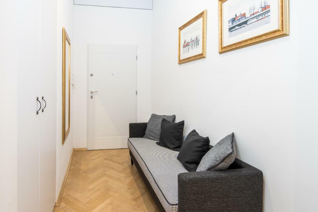 Apartments Zwierzyniecka A4You Krasków Εξωτερικό φωτογραφία
